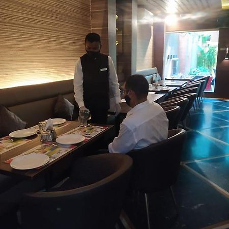Hotel Plaza Βομβάη Εξωτερικό φωτογραφία