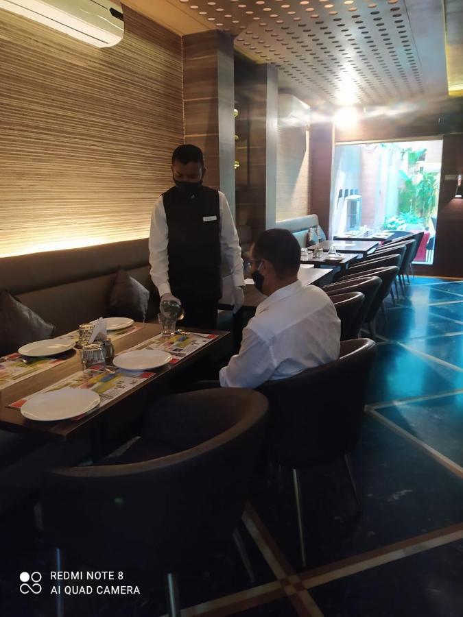 Hotel Plaza Βομβάη Εξωτερικό φωτογραφία