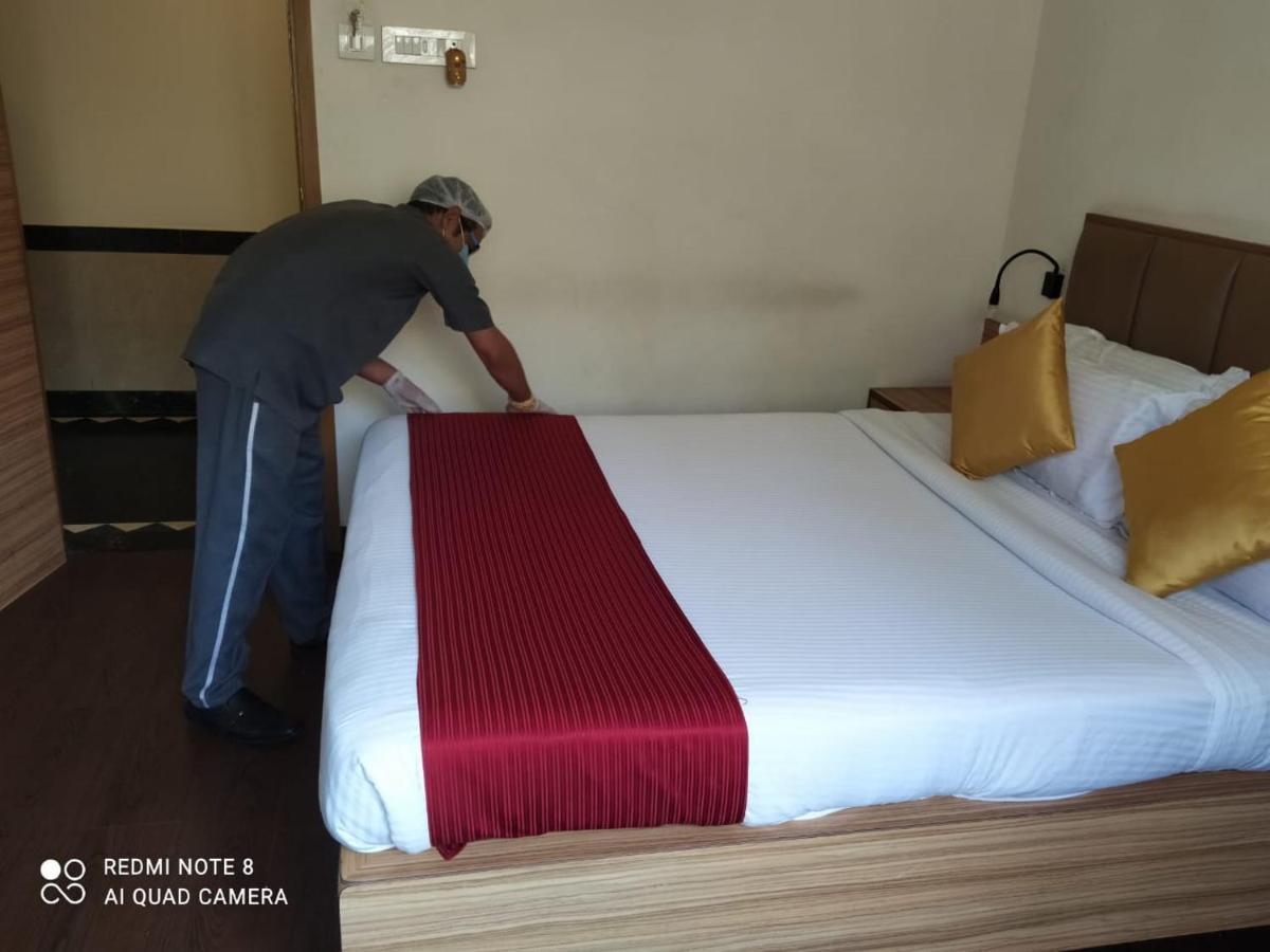Hotel Plaza Βομβάη Εξωτερικό φωτογραφία