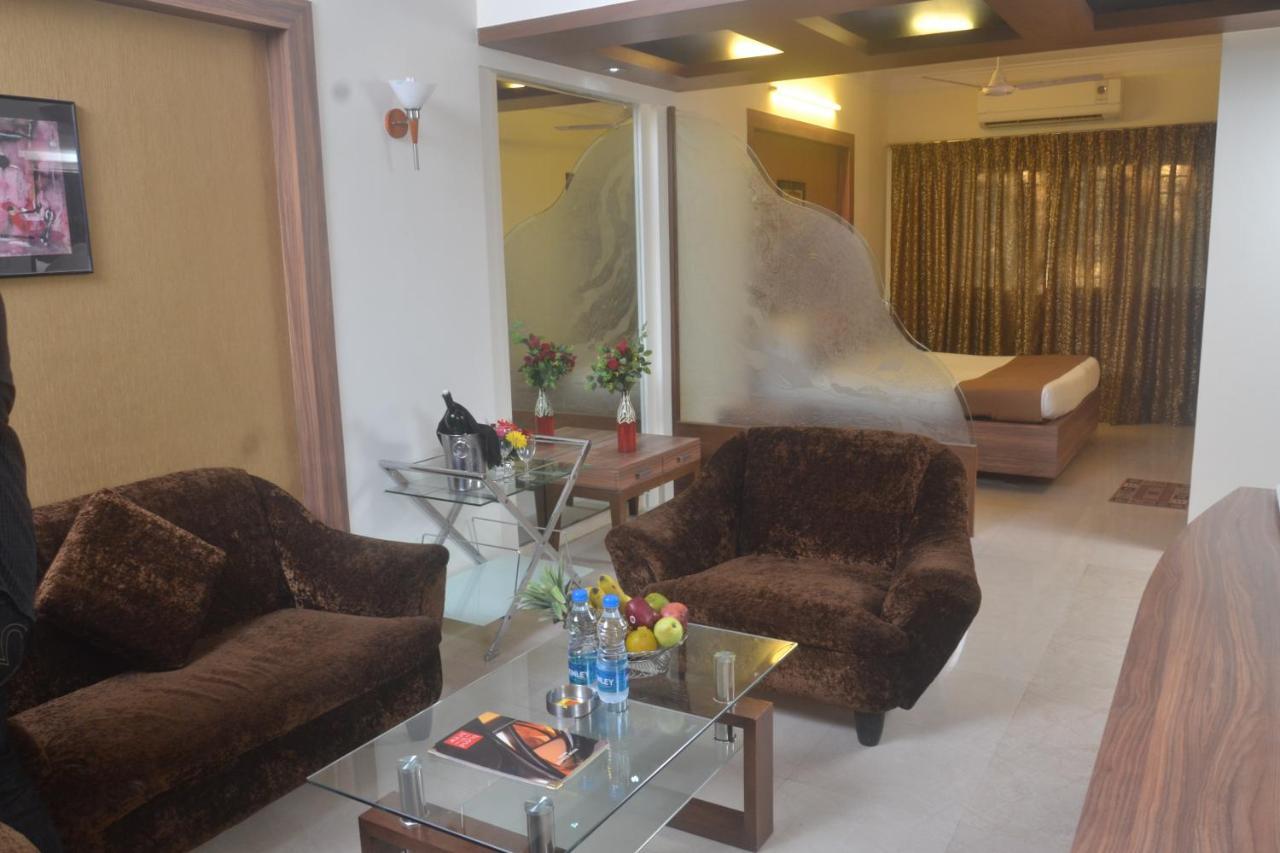 Hotel Plaza Βομβάη Εξωτερικό φωτογραφία