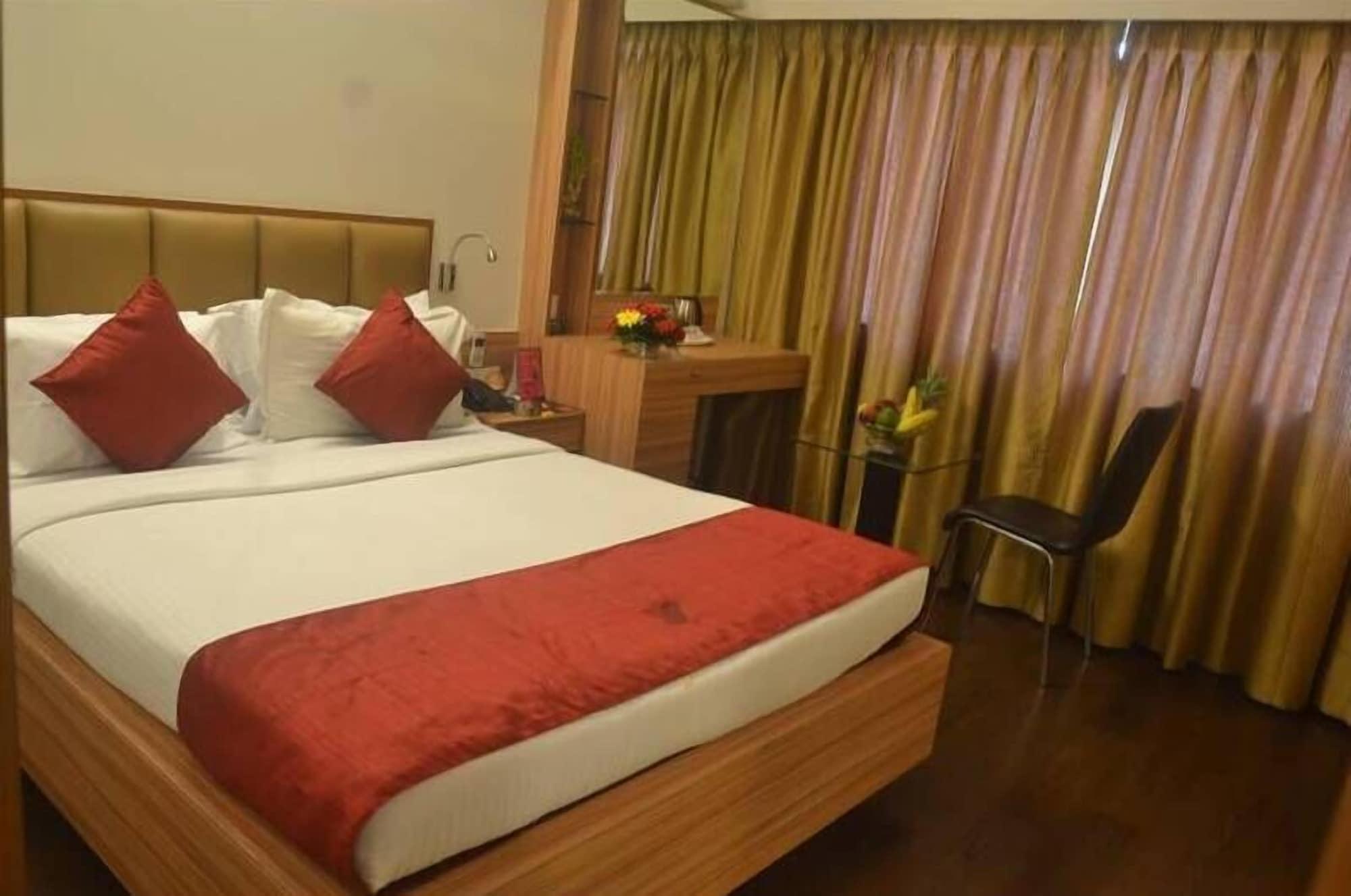 Hotel Plaza Βομβάη Εξωτερικό φωτογραφία