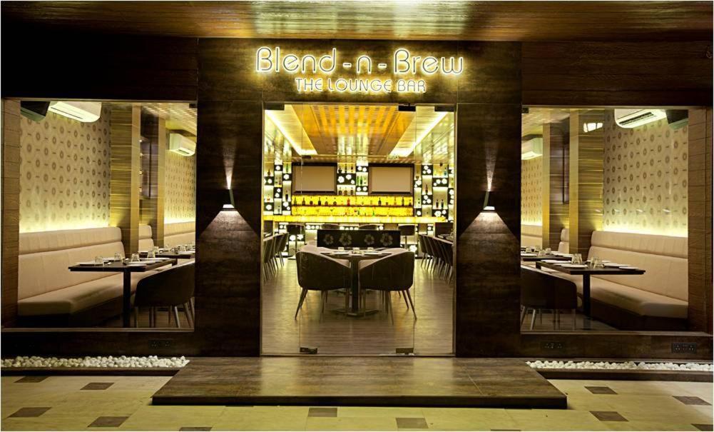 Hotel Plaza Βομβάη Εξωτερικό φωτογραφία
