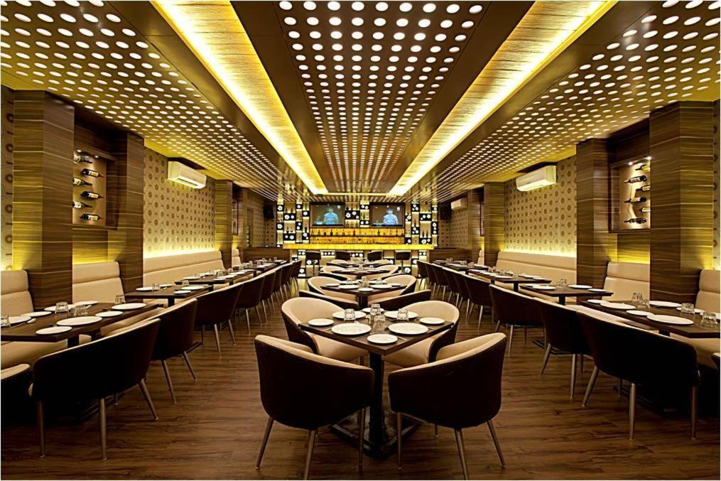 Hotel Plaza Βομβάη Εξωτερικό φωτογραφία