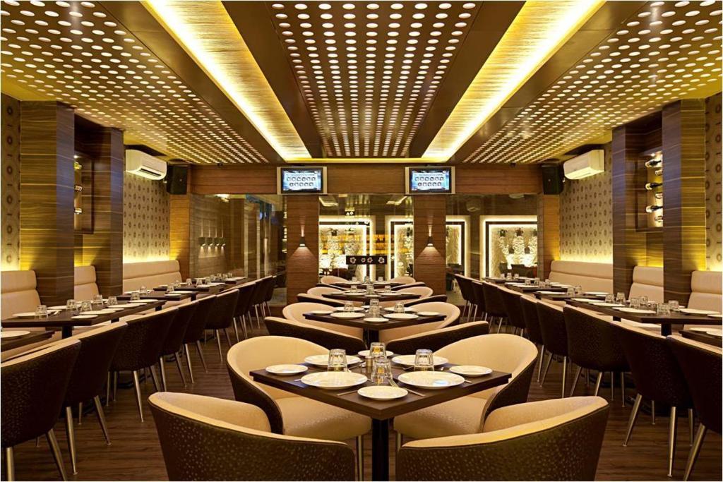Hotel Plaza Βομβάη Εξωτερικό φωτογραφία