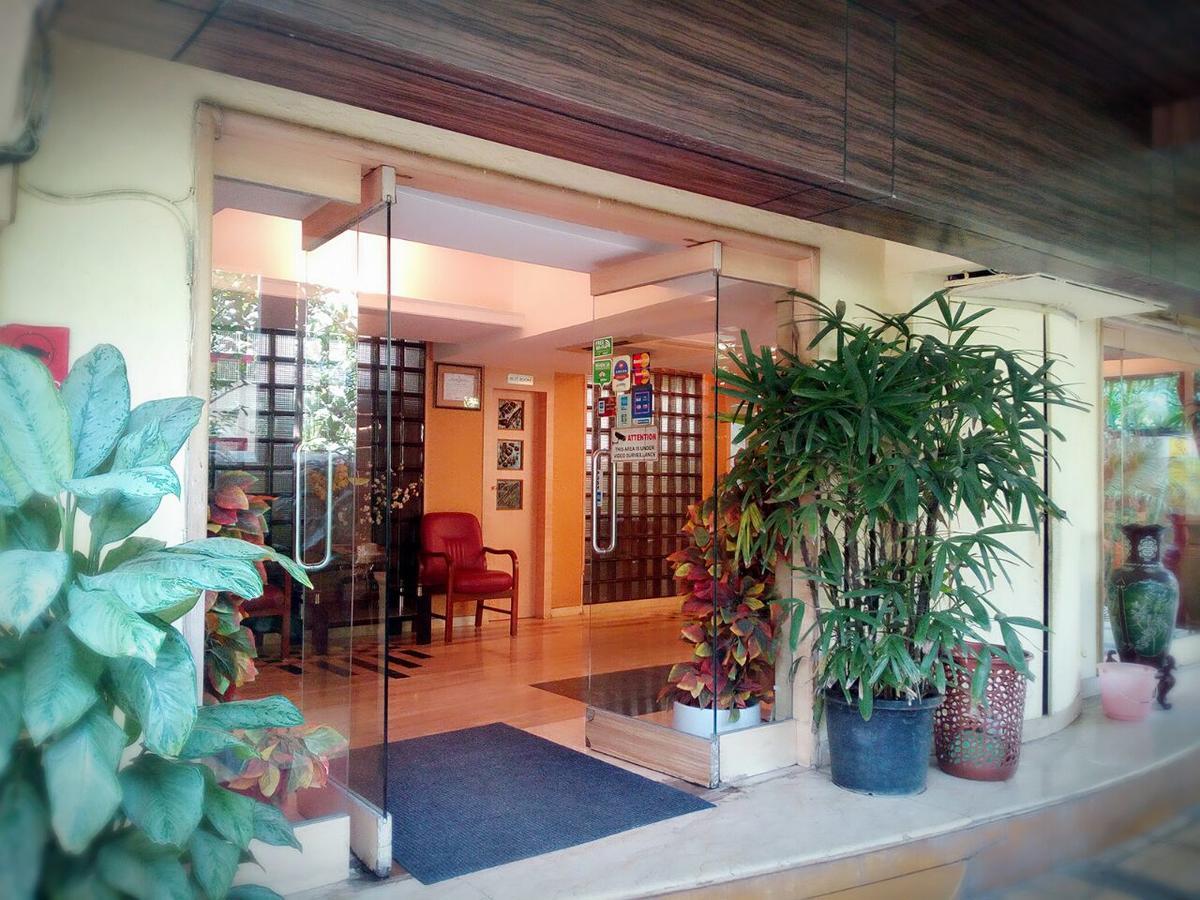 Hotel Plaza Βομβάη Εξωτερικό φωτογραφία